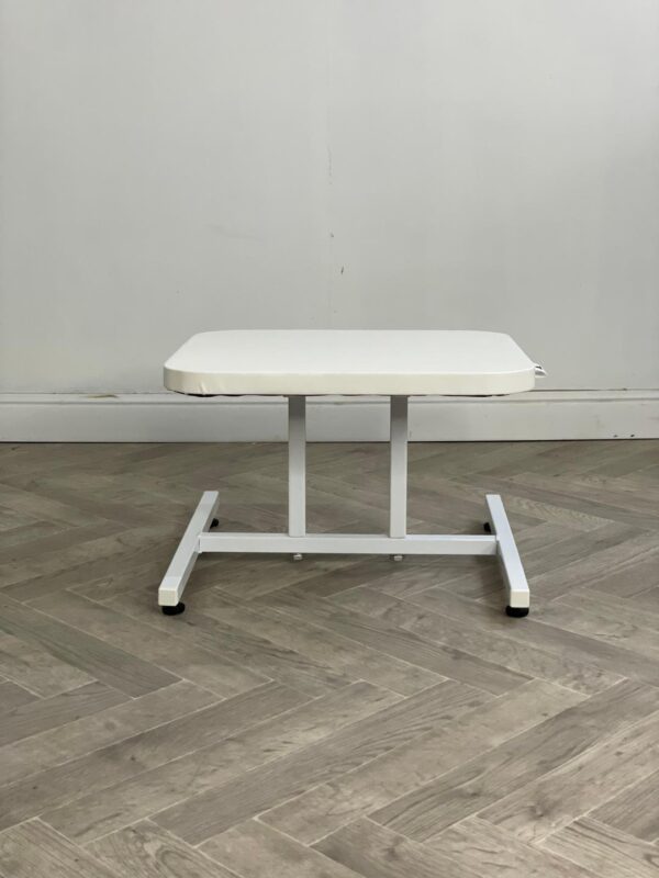 Подставка под ванночку