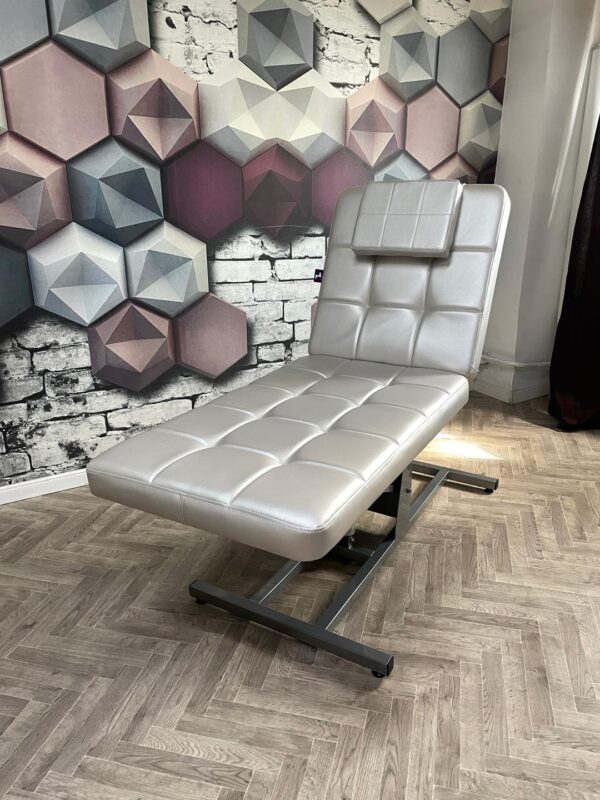 Кушетка массажно-косметологическая КВАДРО на гидравлике, 2-х секционная