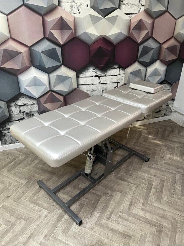 Кушетка массажно-косметологическая КВАДРО на гидравлике, 2-х секционная