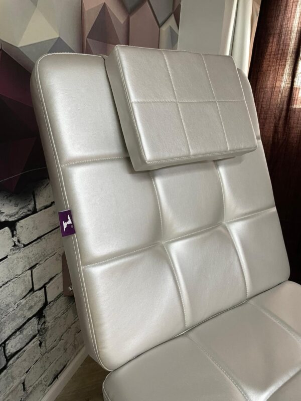 Кушетка массажно-косметологическая КВАДРО на гидравлике, 2-х секционная