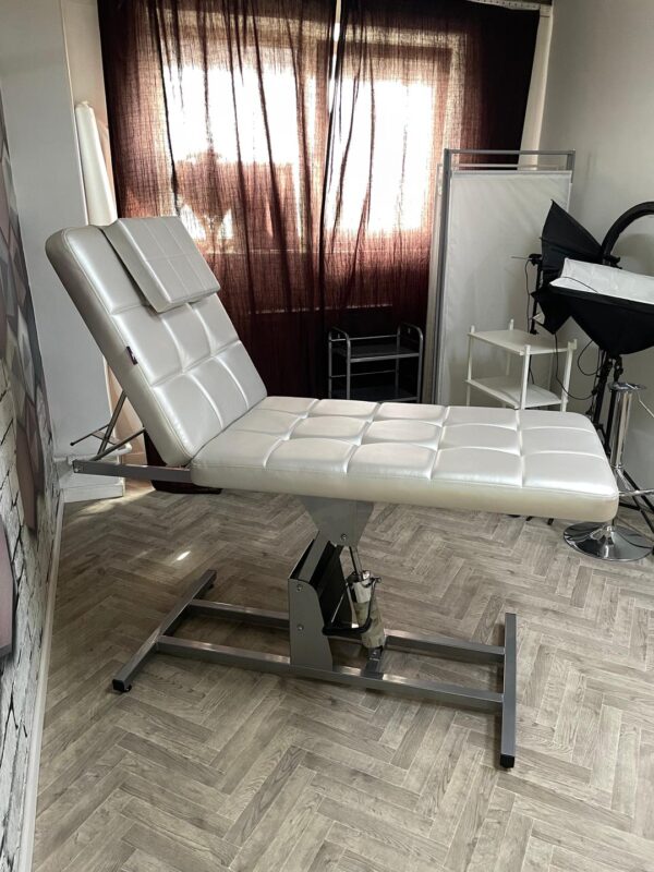 Кушетка массажно-косметологическая КВАДРО на гидравлике, 2-х секционная