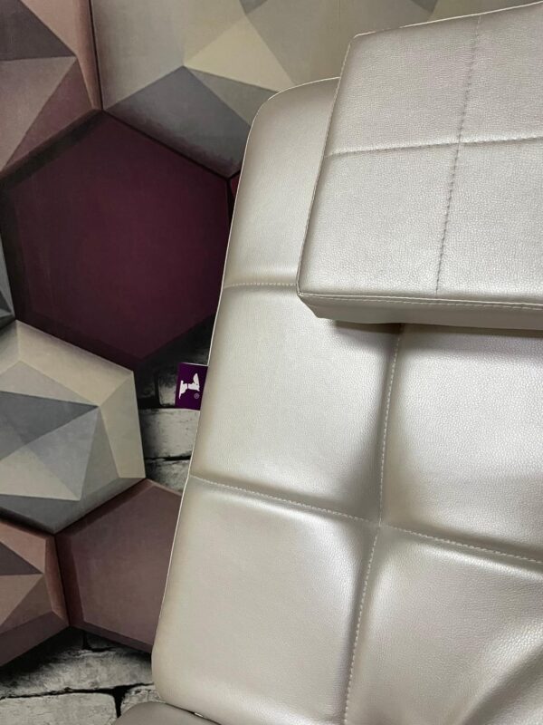 Кушетка массажно-косметологическая КВАДРО на гидравлике, 2-х секционная