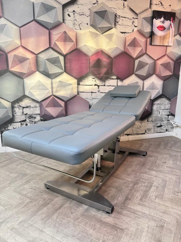 Кушетка массажно-косметологическая КВАДРО на гидравлике, 2-х секционная