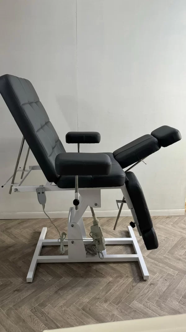 Педикюрное кресло КВАДРО-65 см шириной на электромоторе