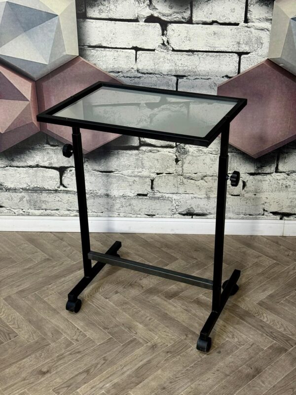 Столик-тележка подкатной с регулировкой высоты