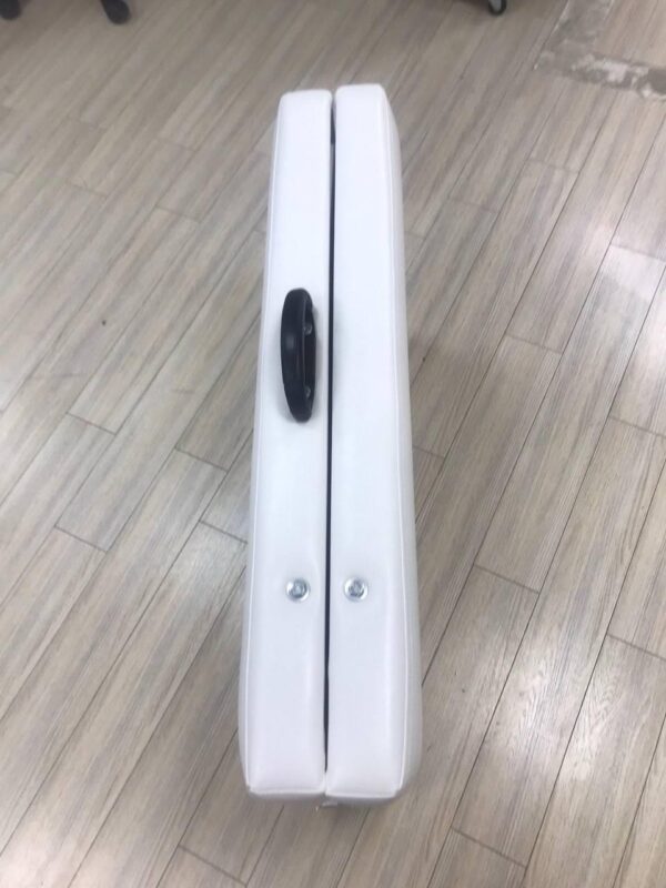 Складной массажно-косметологический стол