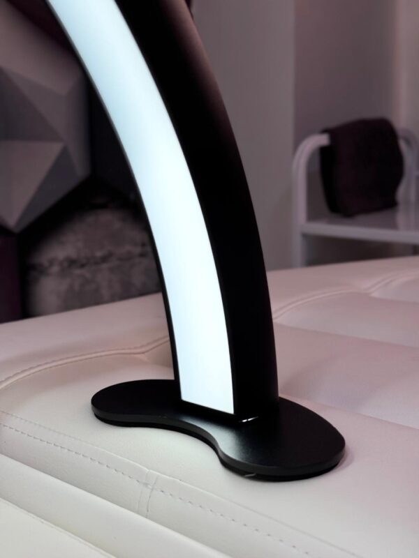 Лампа освещения маникюрная