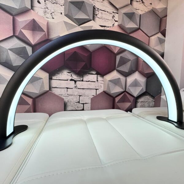 Лампа освещения маникюрная