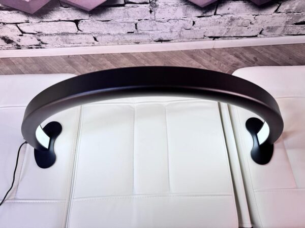 Лампа освещения маникюрная